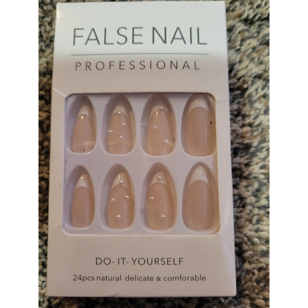 Pearl False Nails - Picture 2 of 3